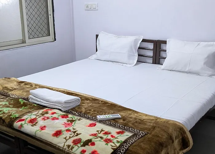 Nandini Paying Guest House
