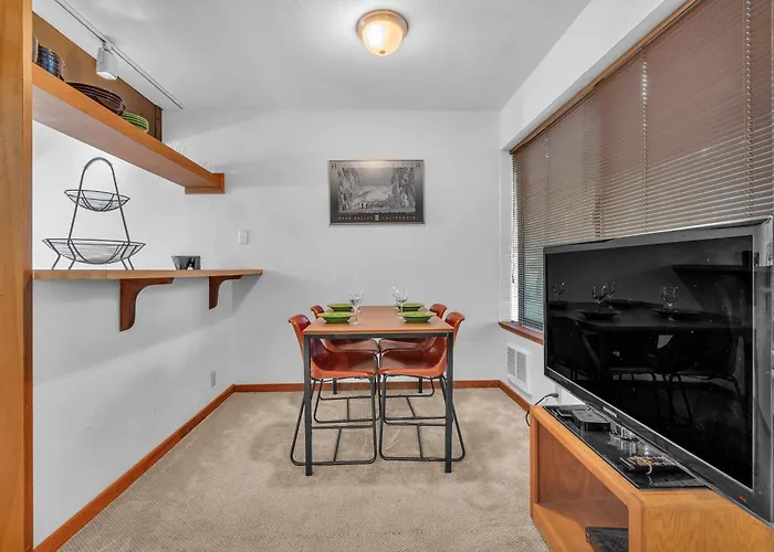 Cozy Condo With Fireplace - Tamarack 3