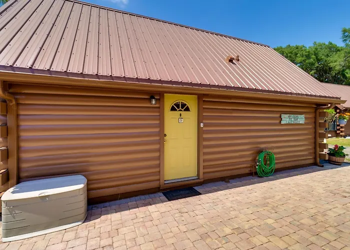Boat, Fish & Swim: Lakefront Cabin In Okeechobee!