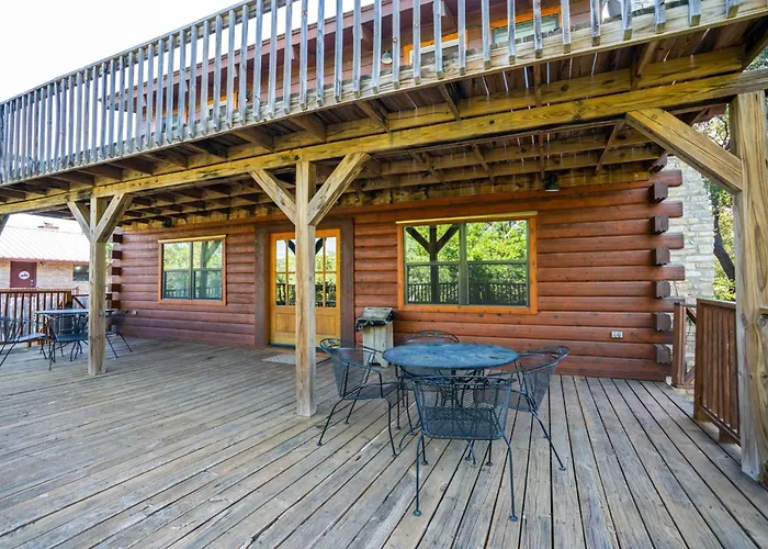 Frio Rivers Edge In The Heart Of Hill Country