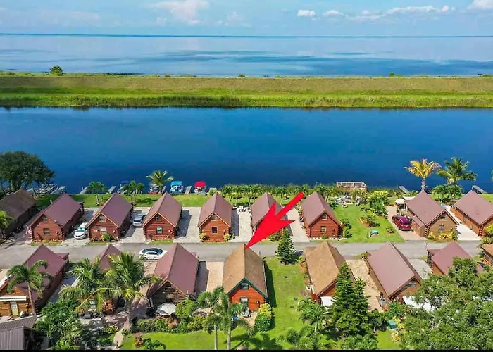Vibrant Sunsets And Lush Landscaping On Lake Okeechobee
