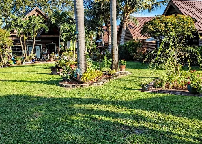 Vibrant Sunsets And Lush Landscaping On Lake Okeechobee