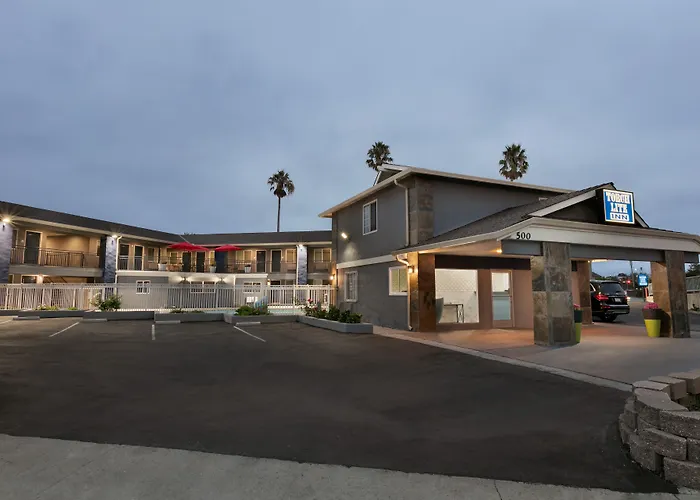 Сity center hotels Torch Lite Inn At The Beach Boardwalk