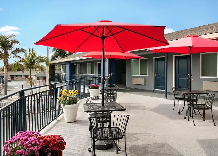 Сity center hotels Torch Lite Inn At The Beach Boardwalk