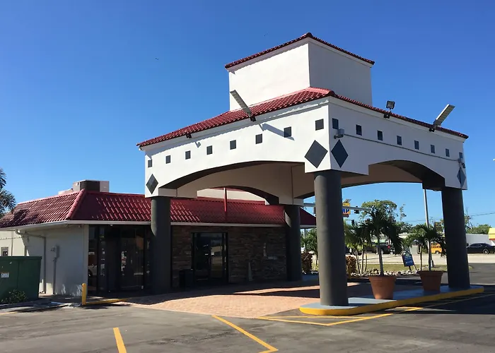 Days Inn By Wyndham Fort Myers
