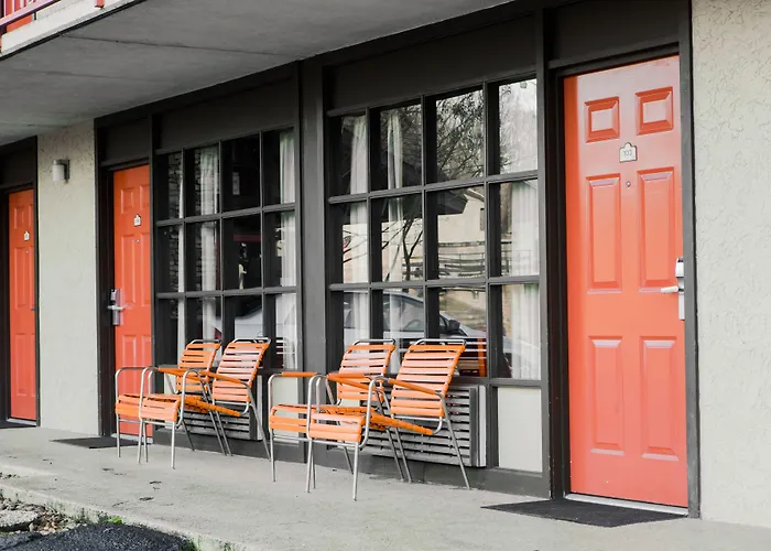 Cheap hotel: Mountain House Inn Downtown