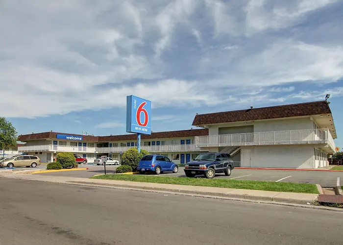 Cheap hotel: Motel 6-Denver, Co - Airport