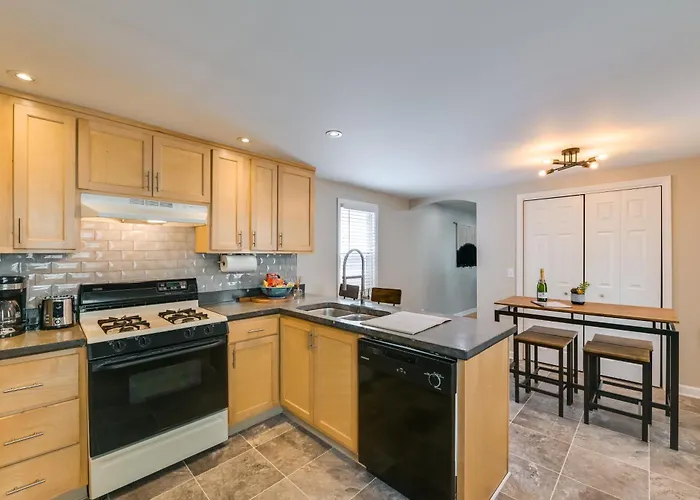 Walk To Parks & Dining: Cozy Canandaigua Home!