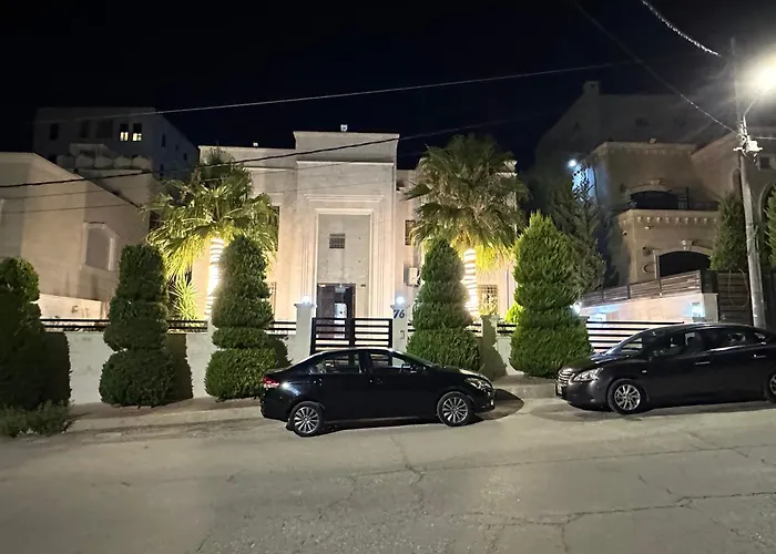 Luxurious 5 Bedroom Furnished Villa Superb Locationفيلا فخمه