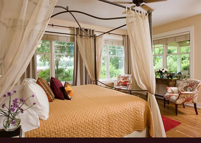 Boutique hotels Lookout Point Lakeside Inn
