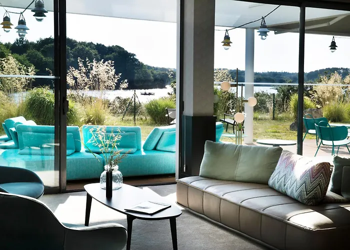 Western Plus Les Rives Du Ter