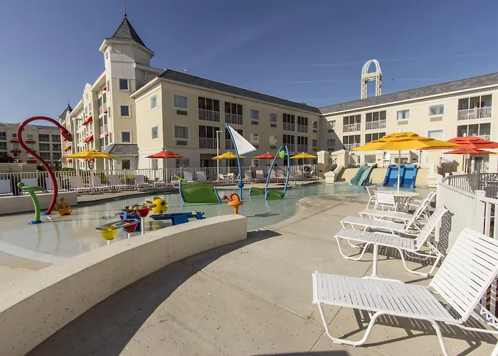 Romantic hotel: Cedar Point Hotel Breakers