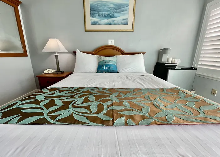 Palomar Inn