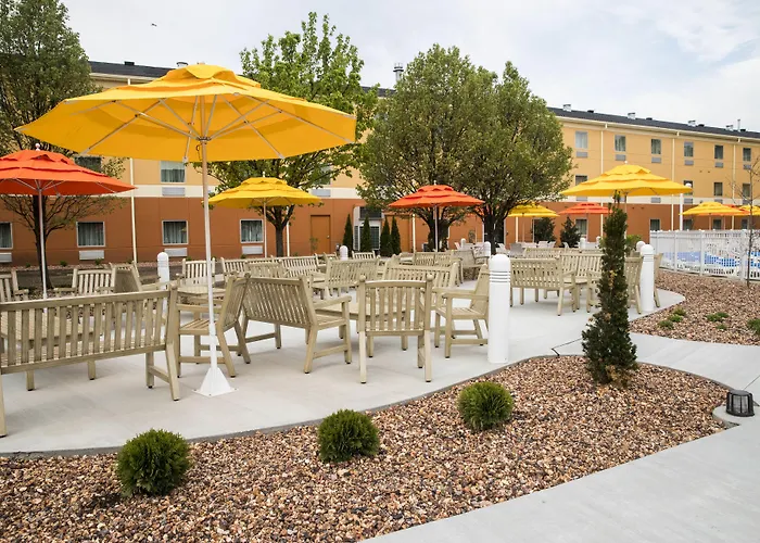 Central hotel: Cedar Point'S Express Hotel