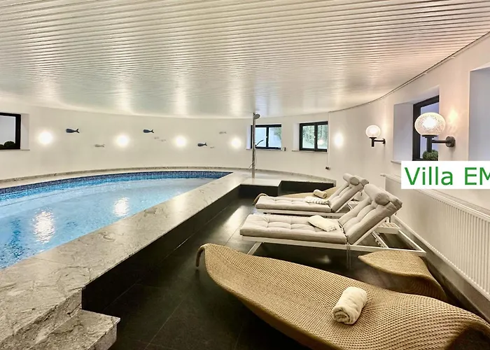 Luxus Ferienhaus Villa Emg Muenchen In Moosburg Mit Pool, Spa, Kamin, Wald, See Fuer Familien Gruppen Bis 24 Personen