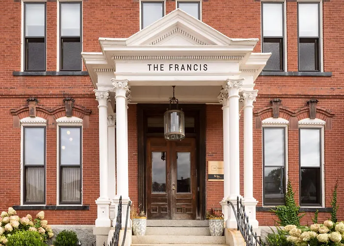 5 star hotel: The Francis Hotel