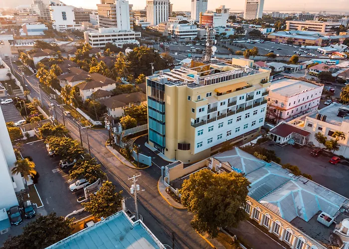 R Hotel Kingston