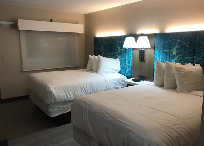 Motel: Oasis Inn