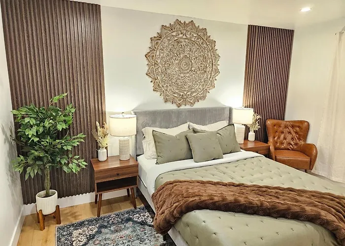 Luxury 4Br Near Six Flags & Naval Base