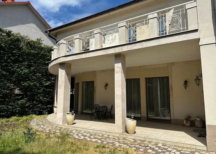 Cozy Family Villa