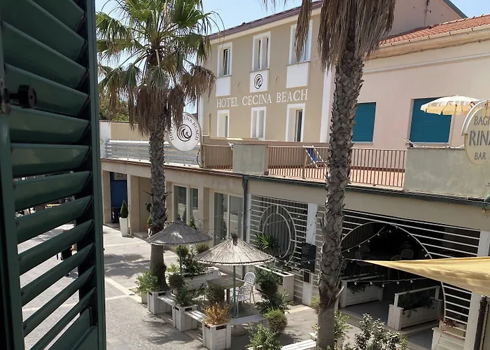 Bed & Parking Cecina Rooms