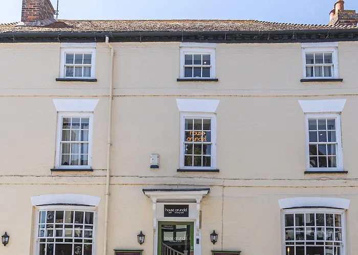 Cheap hotels House Arundel