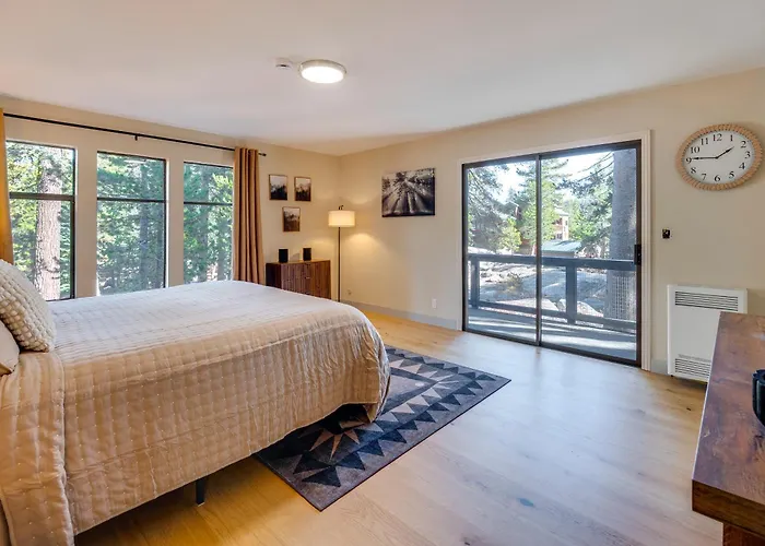 Ski-In/Ski-Out Retreat W/ Sauna In Bear Valley!