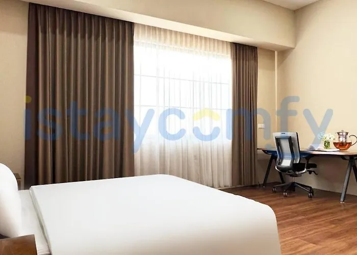 5Br Large Villa Crown Hill Estate F26
