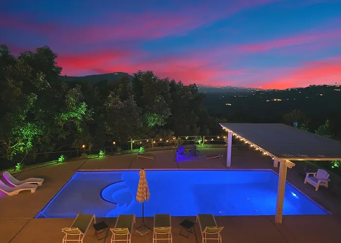 Hilltop Villa, Pool Oasis, Pickleball Court, Avocado Grove, Views