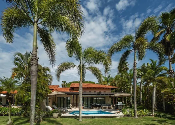 Family Retreat Villa Heated Beach Club Access