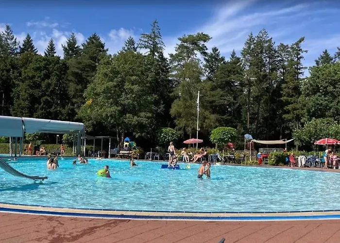 Sfeervol vakantiehuisje in bosrijke omgeving