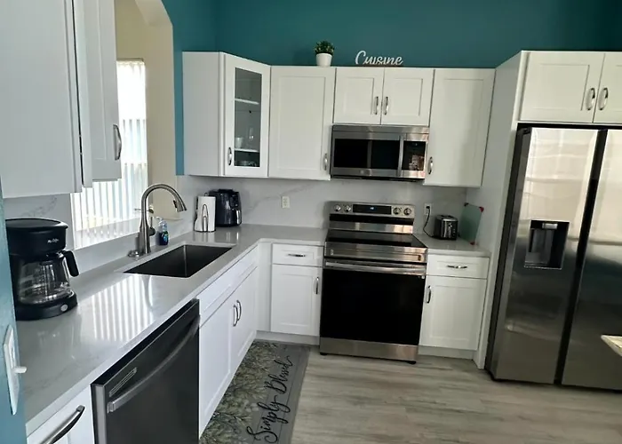 Chic Villa 4 Bedroom 3 Bath With Pool & Game Room