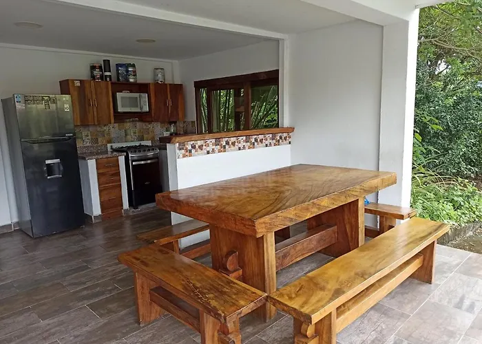 Piscina-Jacuzzi-Calma-Comodidad-Villa Old Havana