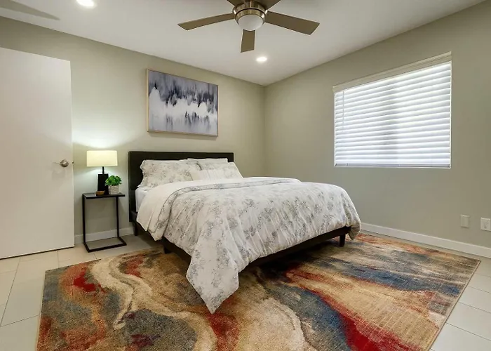 4Br Private Compound-2 Villas-2 Hot Tub-Sleeps 12