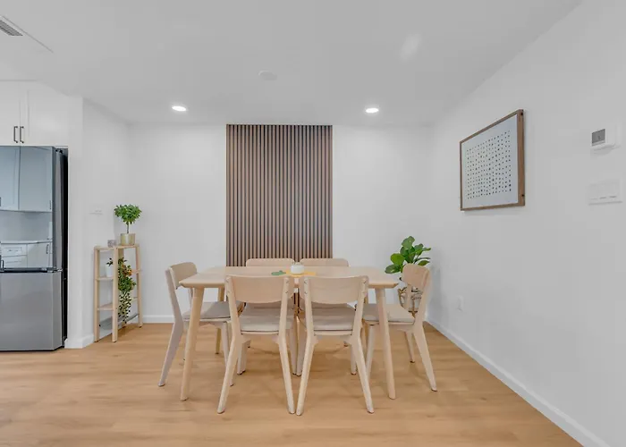 Upscale Arlington Retreat - Private Casita - Arcade
