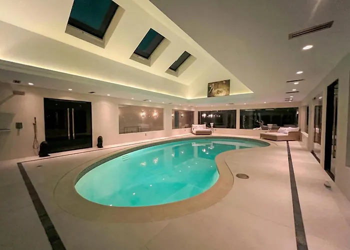 Luxury Villa Heated Indoor Pool