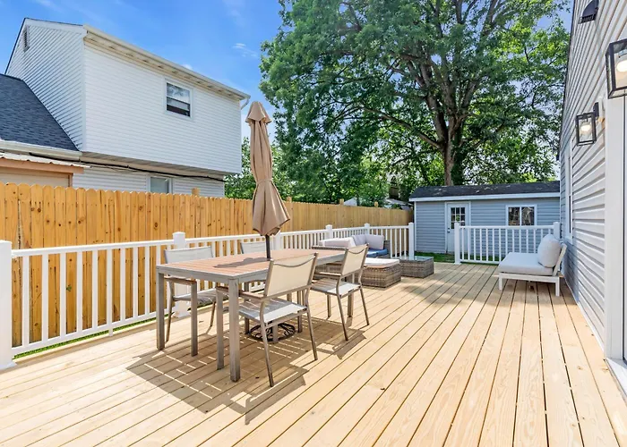 Upscale Arlington Retreat - Private Casita - Arcade