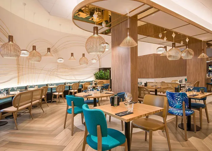 Pet Friendly hotel: Novotel Nice Arenas Aeroport