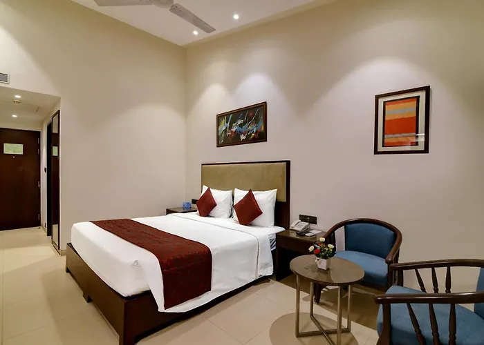 7 Apple , Lonavala