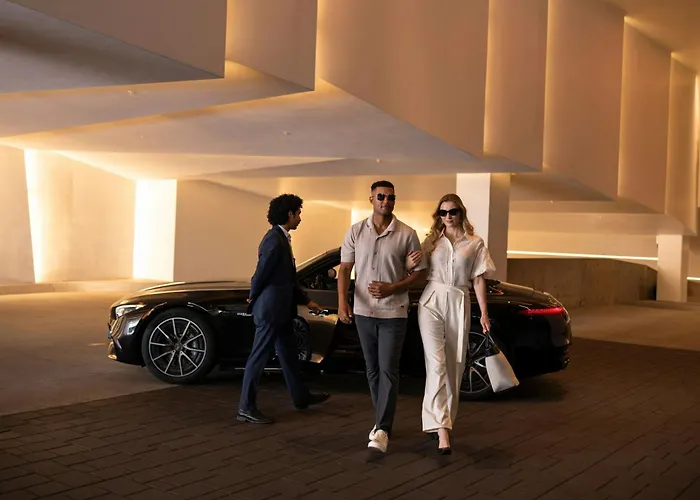 Ritz-Carlton,