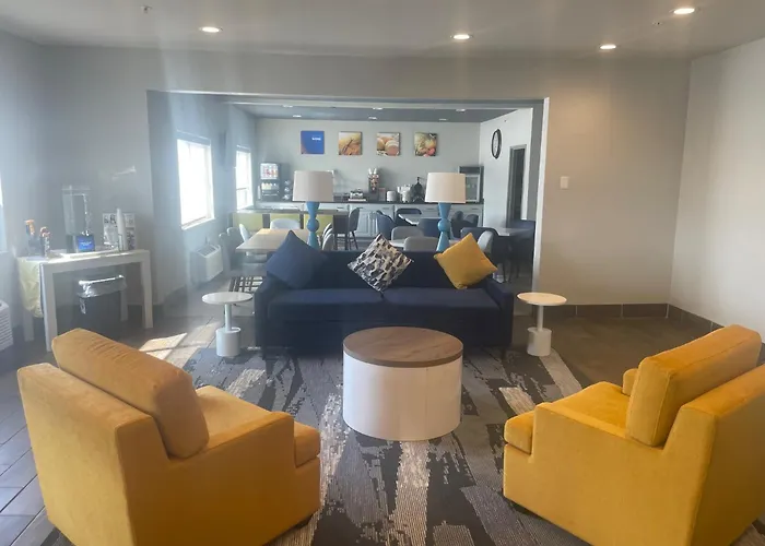 Quality Inn & Suites Wisconsin Dells Downtown - Waterparks Area Newly Renovated 2026
