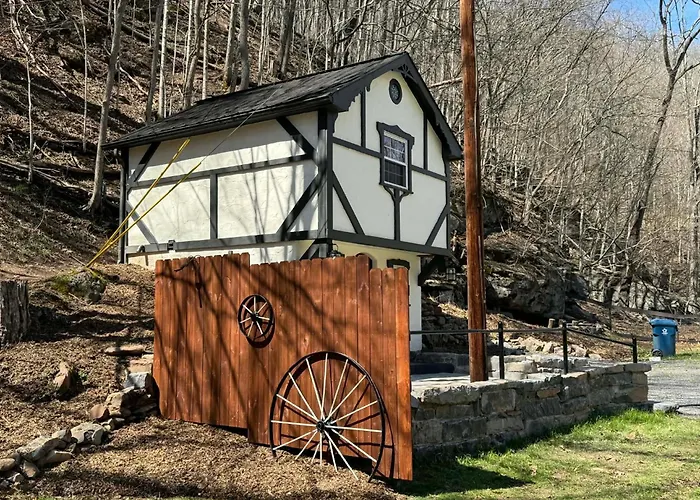 The Renovated Smokehouse At Seneca Rocks