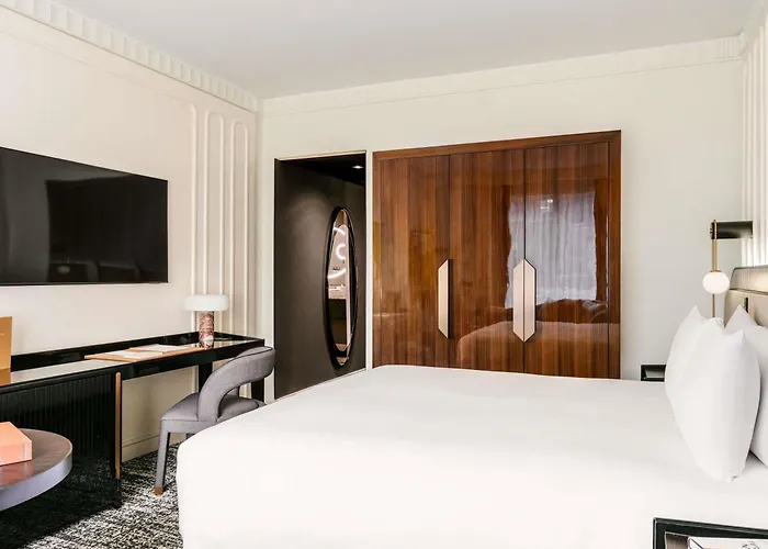 Lodge: Sofitel New York