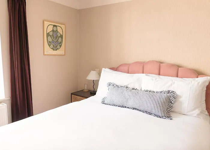 Cheap hotels House Arundel