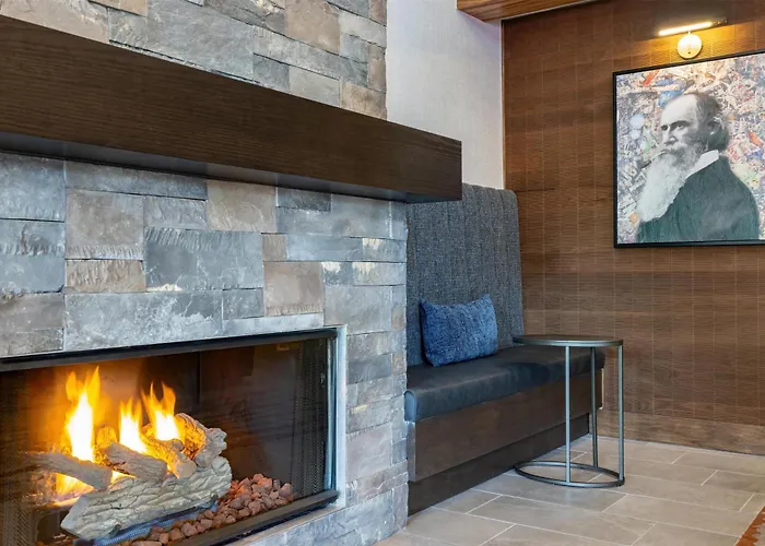 Family Friendly Hotels Newberry Bend, Tapestry Collection By Hilton