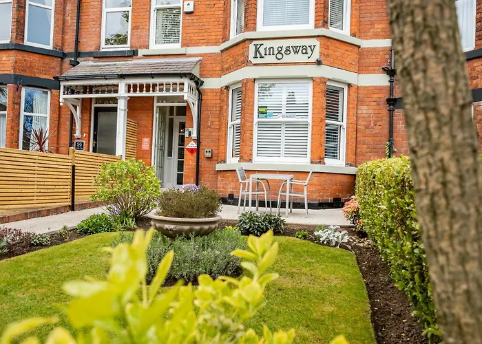 Guests house Kingsway Guesthouse - A Selection Of Single, Double And Family Rooms In A Central Location