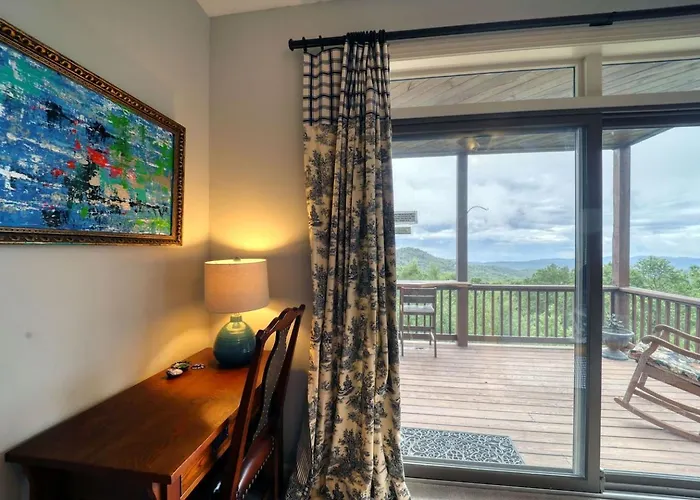 Sugar Mountain Condo, Sleep 4, Deck Mountain Views