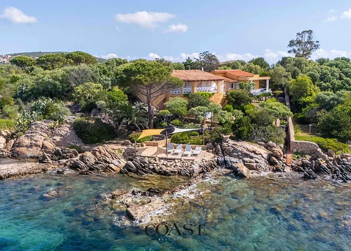 Cala Sassari - Pieds Dans L'Eau