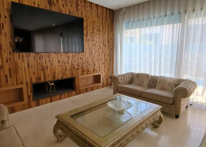 Villa 4-Bedroom With Private Pool & Rooftop Sea View In Tamaris