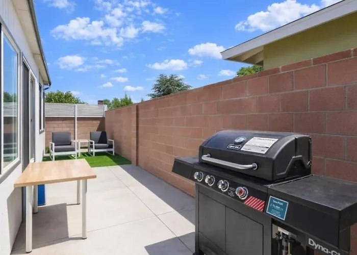 Spacious Disneyland 5 Bedroom 4 Bath House With Game Room